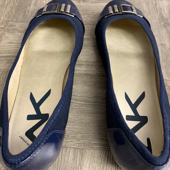 Ann Klein blue women’s flats - Picture 6 of 8